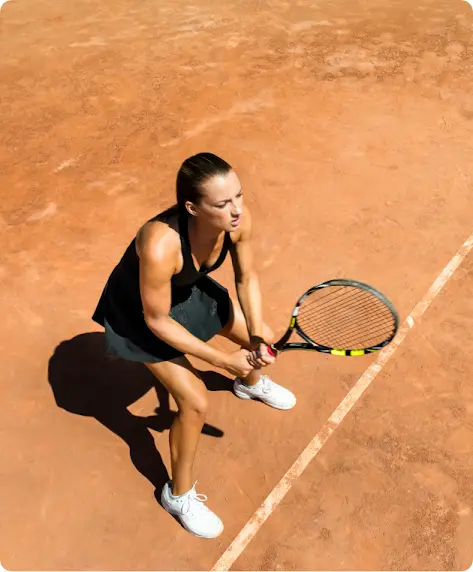 Personne jouant au tennis