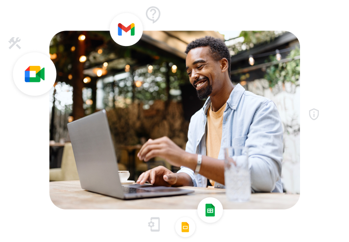 رسم توضيحي لعميل Google Workspace يستخدم الكمبيوتر المحمول وتظهر عليه رموز تطبيقات Google Meet وGmail و"العروض التقديمية من Google" و"جداول بيانات Google". 