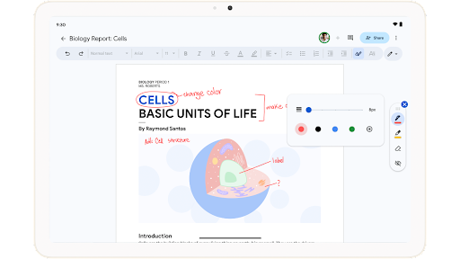 R�ttar en biologil�xa med handskrivna kommentarer i Google Dokument p� en Android-surfplatta.