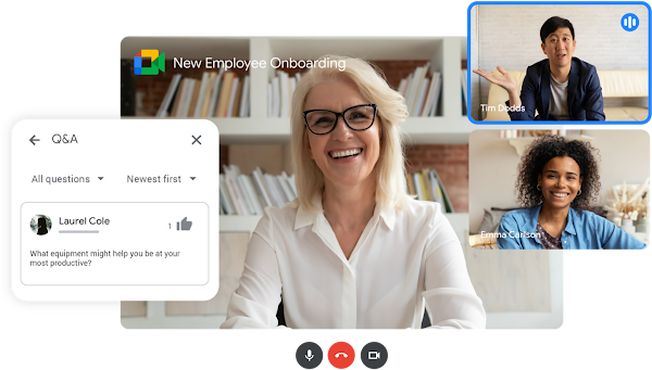 Google�Meet met 3 mensen die de Vraag en antwoord-functie gebruiken