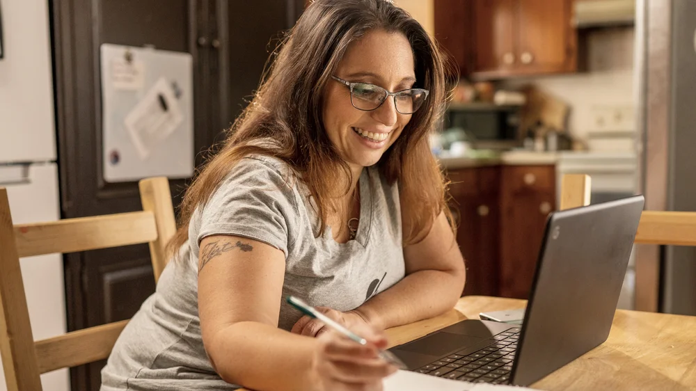 Amie Hanbury, lead field technician, Google Career Certificate graduate, and U.S. Marine Corps veteran