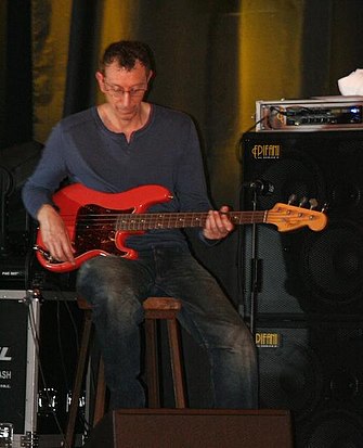 Pino Palladino (cropped).jpg