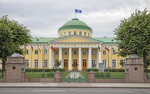 Tauride Palace, main entrance, by Godot13