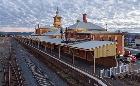 Albury railway station, by Kabelleger