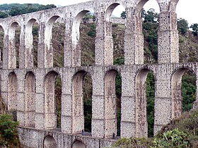 Aqueduct of Xalpa, Tepotzotl�n, Mexico