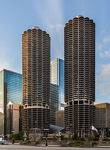 Marina City, by Poco a poco