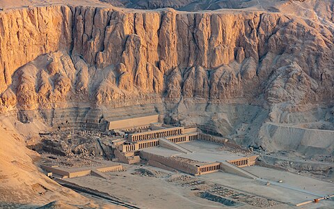 Mortuary temple of Hatshepsut, by Poco a poco