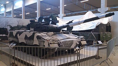 Vagn 4777 i vinterkamouflage p� F�rsvarsfordonsmuseet Arsenalen.