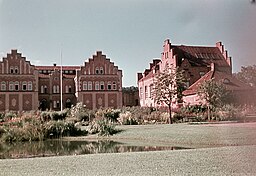 Junebäcksparken och Norra folkskolan, 1945.