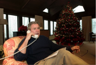 Presidente George W. Bush durante o Natal de 2003