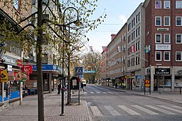 Korsningen Västra Storgatan–Barnarpsgatan i maj 2011.