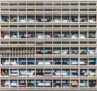 Facade of Unit� d'Habitation of Berlin, by Matthias S��en