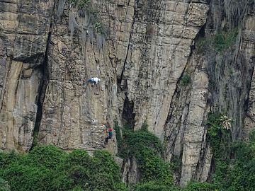 Climbing at El Abra