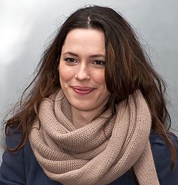 Rebecca Hall was born to a mother of English, German, Dutch and African-American extraction and an English father.[44][45][46][47][48]