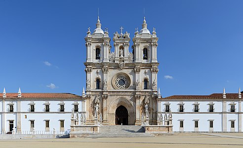 Alcoba�a Monastery, by Alvesgaspar