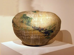 Garden Piece, stoneware, Toshiko Takaezu, (1973) Hawaii State Art Museum