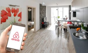 Sok helyen korlátozzák, Terézvárosban szeptemberben szavaznak az Airbnb betiltásáról