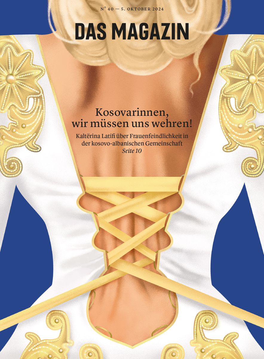 Illustration einer weiblichen Figur in weissem Kleid mit goldenen Details, Titel der Zeitschrift: 'Das Magazin'. Text: 'Kosovarinnen, wir müssen uns wehren! Katërina Latifi über Frauenfeindlichkeit in der kosovo-albanischen Gemeinschaft. Seite 10'.