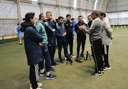 Bakıda UEFA B kateqoriyalı məşqçilik kursu keçirildi