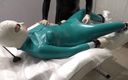 Latex Danielle: Un amatoriale infastia una dominatrice, sborra dal collo, cimice della...