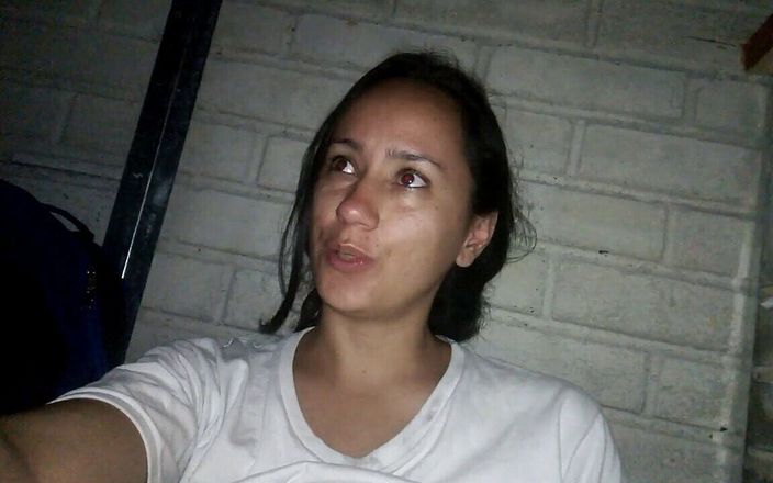 Brittanycheeks1: Me masturbo delante de los vecinos por la noche