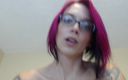 Anna Bell Peaks: Tattooed redhead babe masturbating on cam