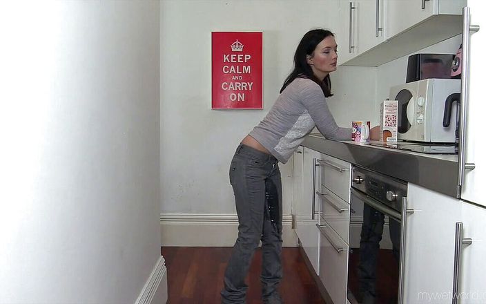 Faye Taylor: Jeans cinza na cozinha