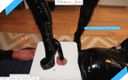 DeesseJulia: Schwanz trampeln und nippeltraining in latex - maitresse julia