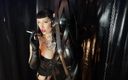 Domina Lady Vampira - SM Studio Femdom Empire: हावी चमड़ा, दब्बू रबर 1/2