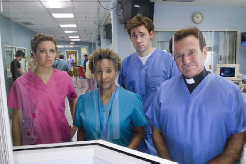 Robin Williams, Mandy Moore, Wanda Sykes, and John Krasinski in License to Wed (2007)