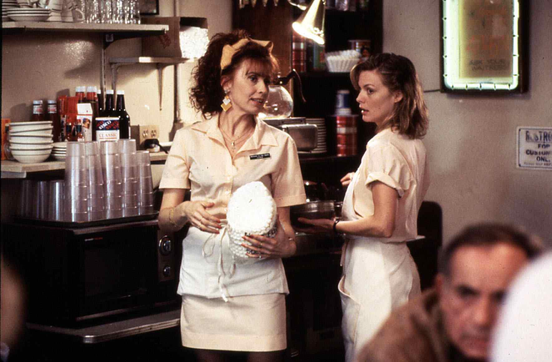 Michelle Pfeiffer and Kate Nelligan in Frankie and Johnny (1991)