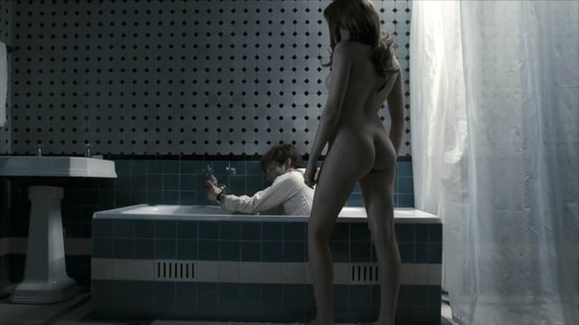 Stephen Moyer and Teresa Palmer in Restraint (2008)