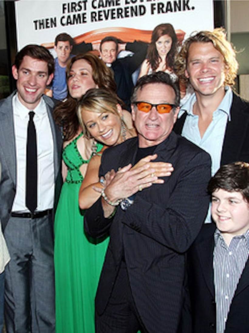 Robin Williams, Mandy Moore, Eric Christian Olsen, Christine Taylor, John Krasinski, and Josh Flitter at an event for License to Wed (2007)