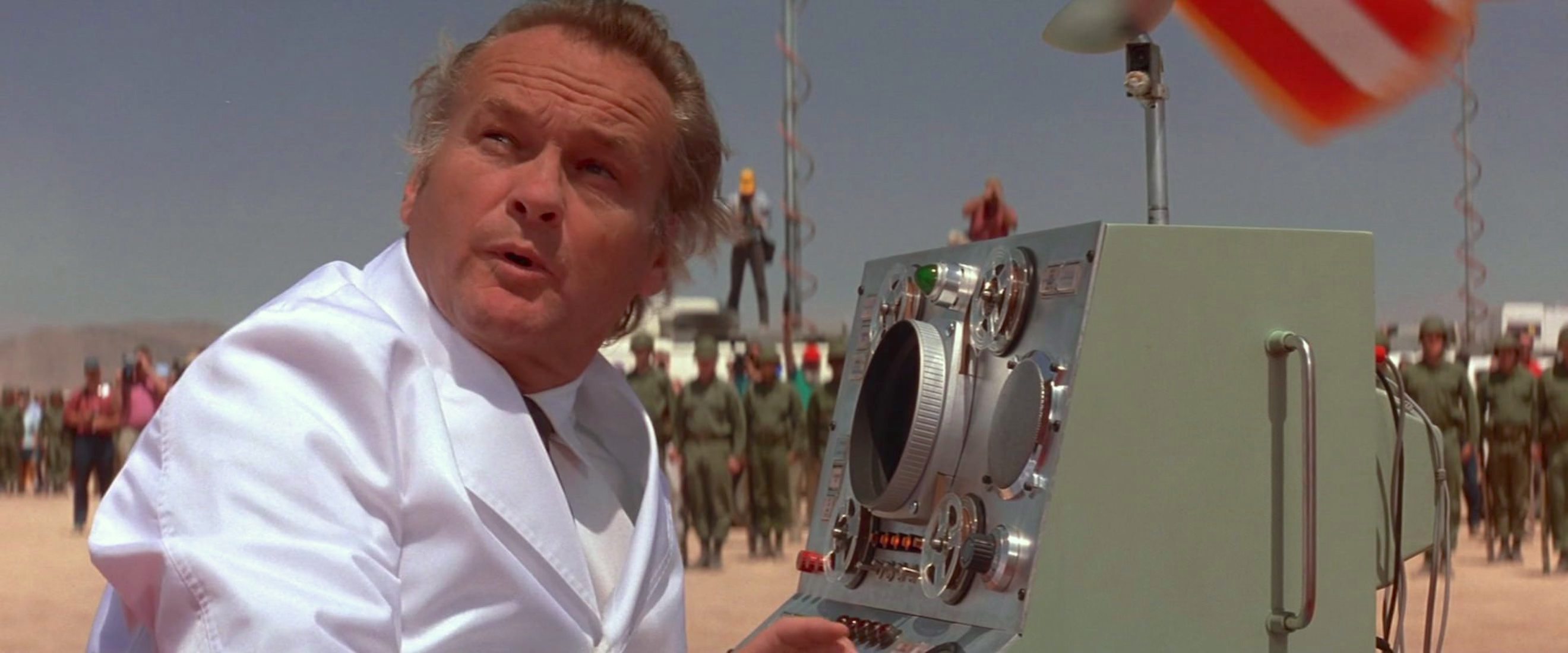 Jerzy Skolimowski in Mars Attacks! (1996)