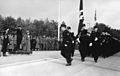 Avdelinger av Germanske SS Norge defilerer for Quisling utenfor Frognerparken i Oslo i en minnemarkering for falne frontkjempere under partilandsm�tet h�sten 1942.[9] Foto: Riksarkivet