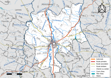 Carte en couleur présentant le réseau hydrographique de la commune