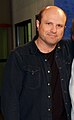 Enrico Colantoni interpreta Carl Elias