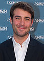 James Wolk interpreta Doug Hammond