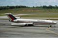 Boeing 727-200 linii Philippine Airlines na płycie Portu lotniczego Singapur-Paya Lebar (1980)