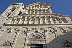 Façade de la cathédrale Sainte-Marie (Cagliari).