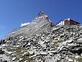 Blick auf das Matterhorn während des Aufstieges zur Hörnlihütte unterhalb des Hörnligrates.