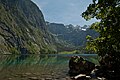 Der Röthbachfall im Talschluss des Königssee-Tales, gesehen über den Obersee und die Fischunkelalm