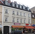 Dreigeschossiges Wohnhaus