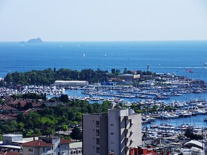 Biển Marmara nhìn từ Kadıköy