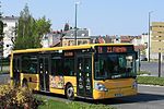 Un bus CITURA couleur Mandarine.