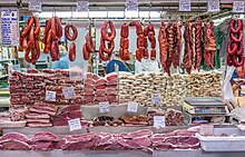 Un étal de charcuterie sur le marché de São Paulo en 2017.