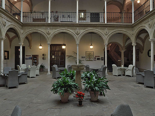 Patio interior del Palacio del De�n Ortega.