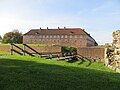 Befestigungsanlagen vor dem Schloss