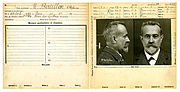 Fiche anthropométrique de Bertillon, par lui-même. 1912. Collections historiques du Service régional d'identité judiciaire de Paris.