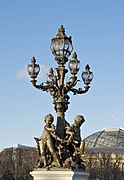 Lampadaire "Ronde des Amours" de Henri Désiré Gauquié, Pont Alexandre III